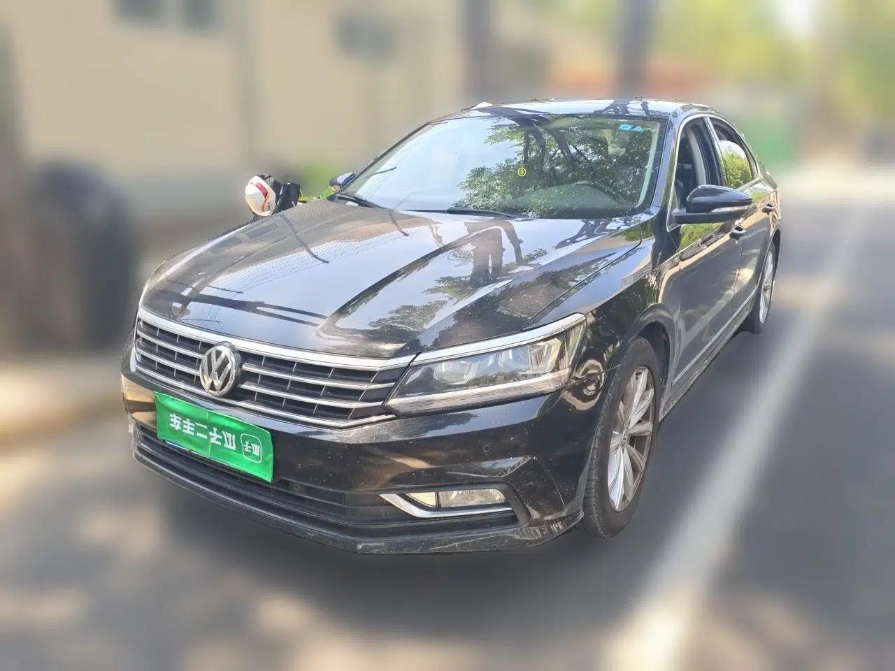 Volkswagen Passat 2017 280TSI DSG Luxury Edition — миниатюра 1
