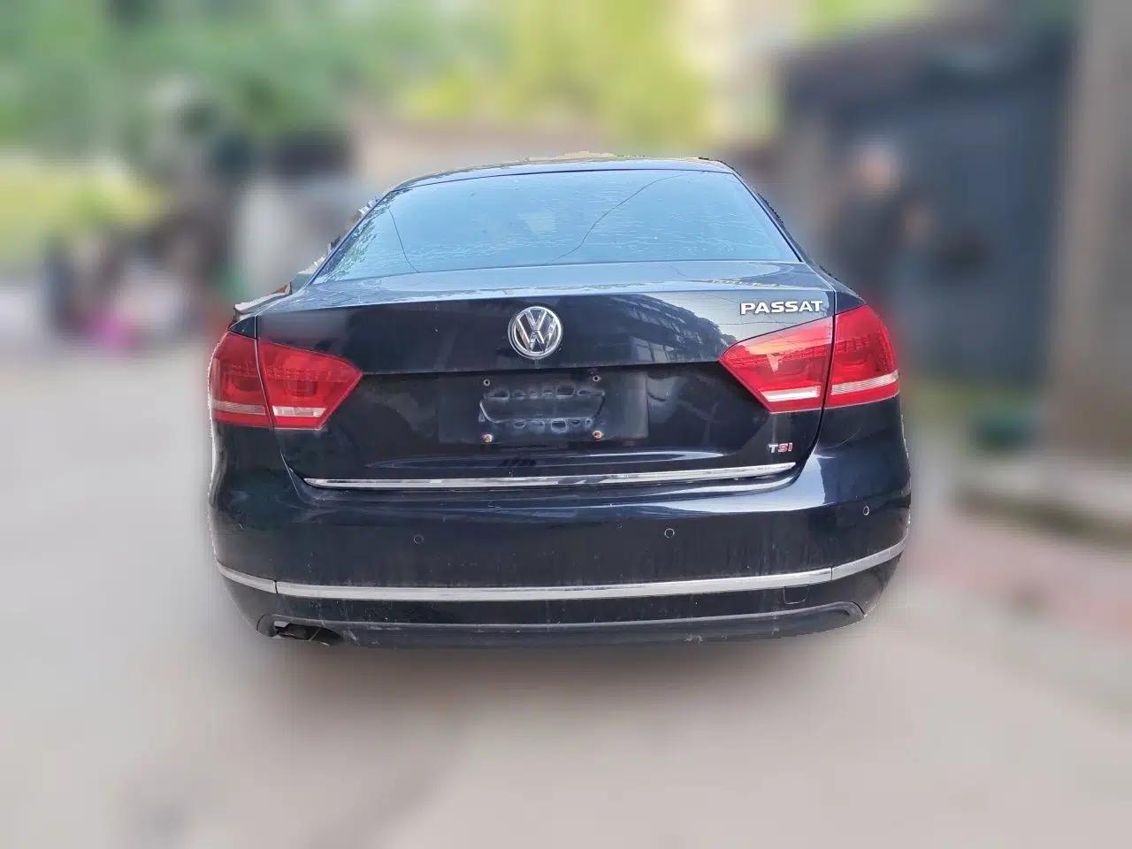 Volkswagen Passat 2014 1.8TSI DSG Prestige Navigation Edition — миниатюра 5