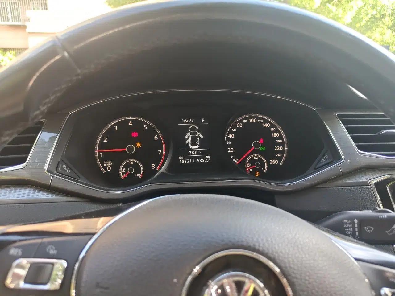 Volkswagen Passat 2017 330TSI DSG Luxury Edition — миниатюра 11