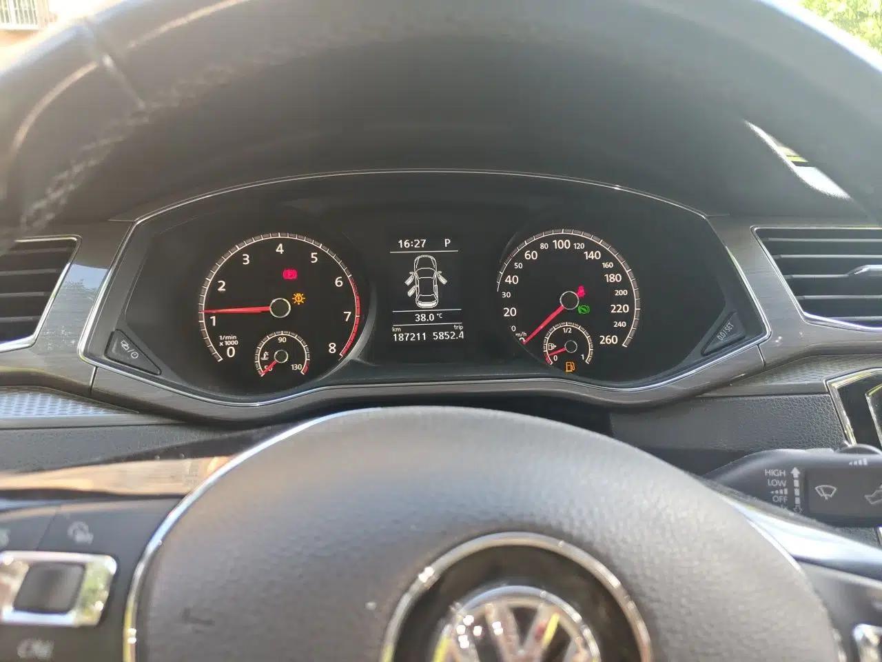 Volkswagen Passat 2017 330TSI DSG Luxury Edition — миниатюра 12
