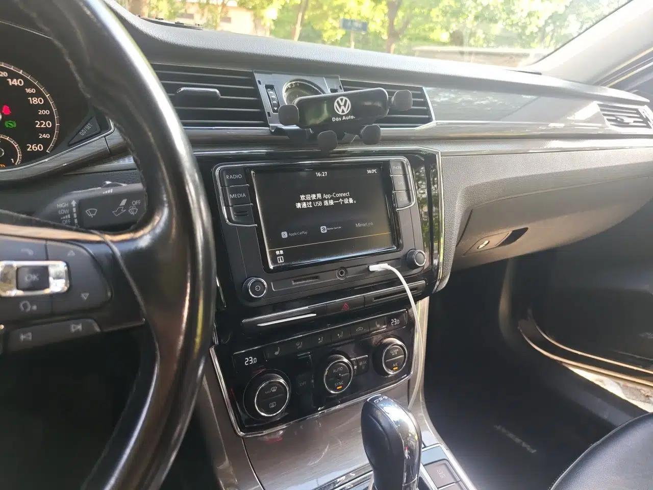 Volkswagen Passat 2017 330TSI DSG Luxury Edition — миниатюра 13