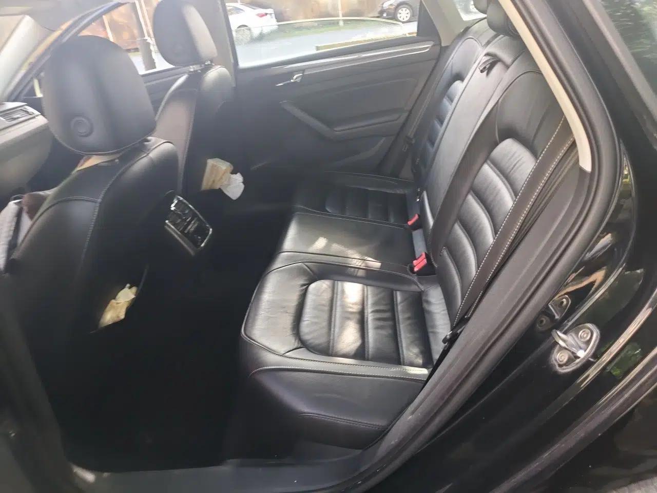 Volkswagen Passat 2017 330TSI DSG Luxury Edition — миниатюра 17