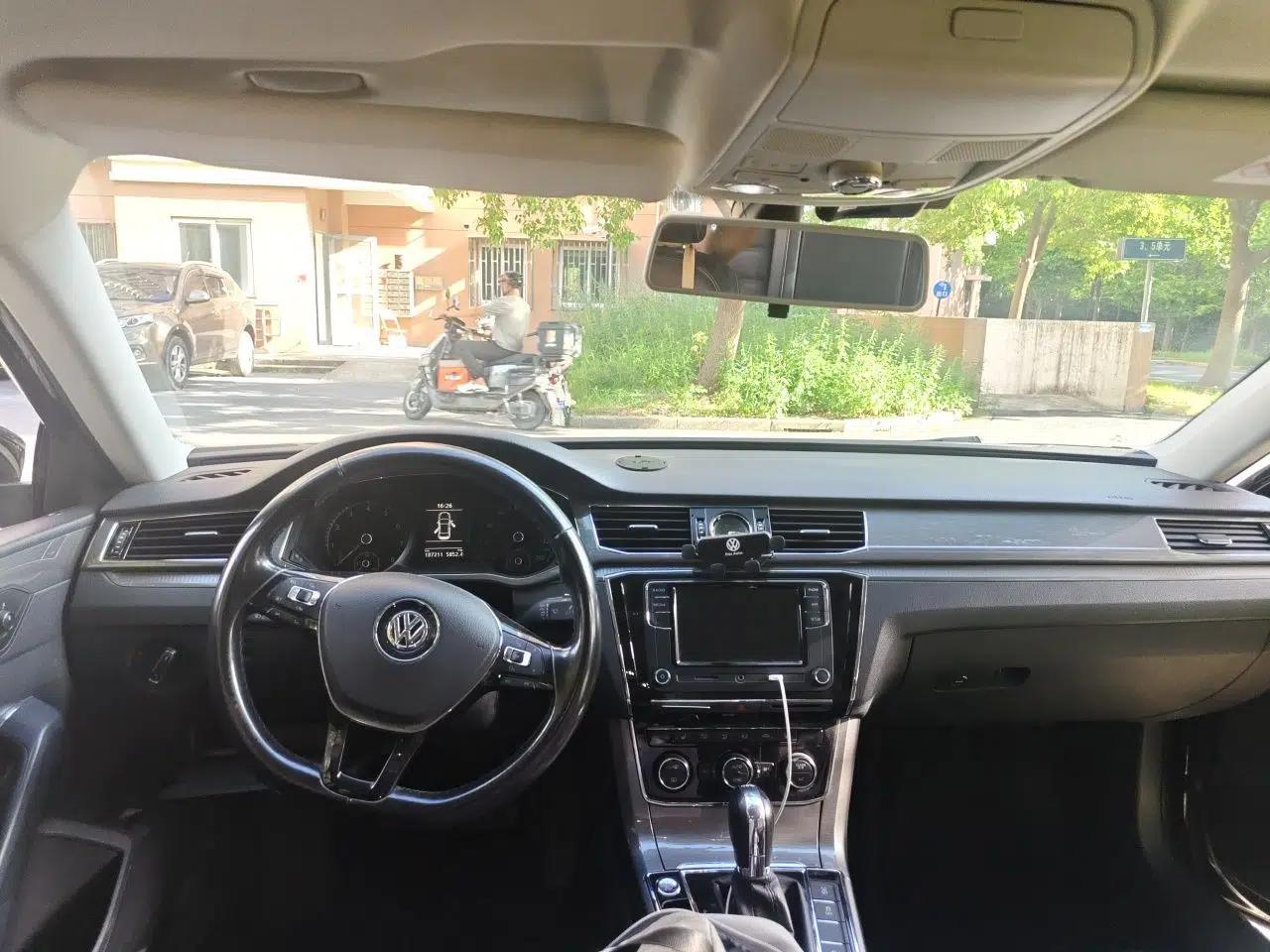 Volkswagen Passat 2017 330TSI DSG Luxury Edition — миниатюра 9