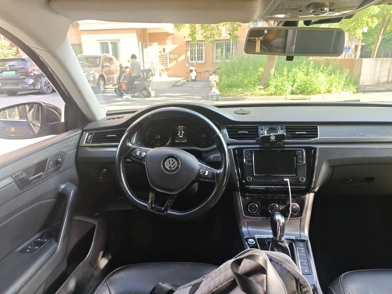 Volkswagen Passat 2017 330TSI DSG Luxury Edition — миниатюра 10