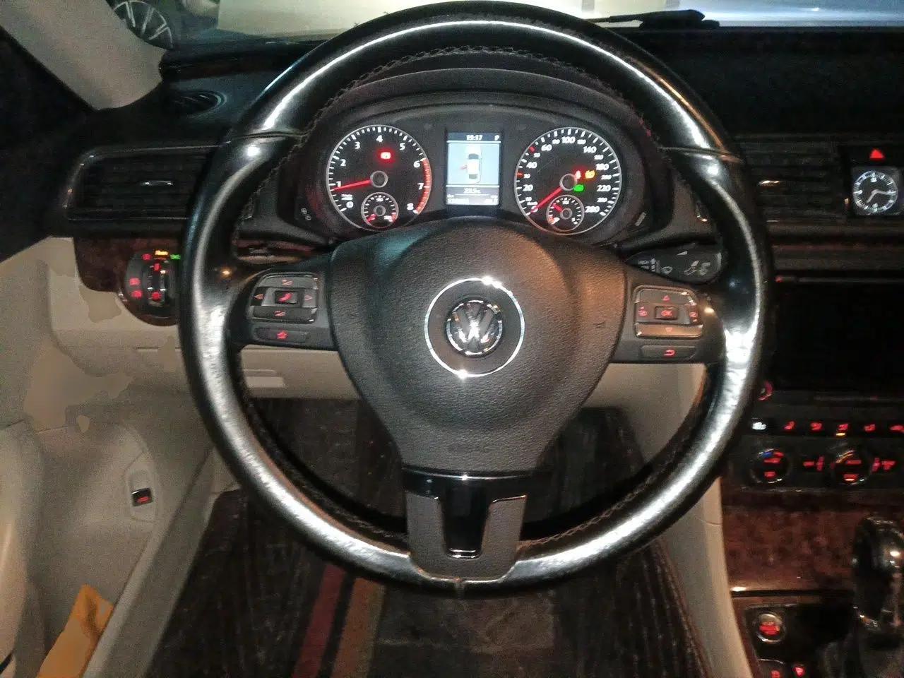 Volkswagen Passat 2013 1.8TSI DSG Prestige Edition — миниатюра 10