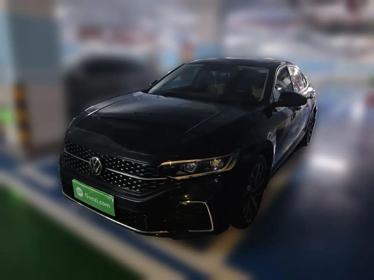 Volkswagen Passat 2022 330TSI Luxury Edition — миниатюра 1