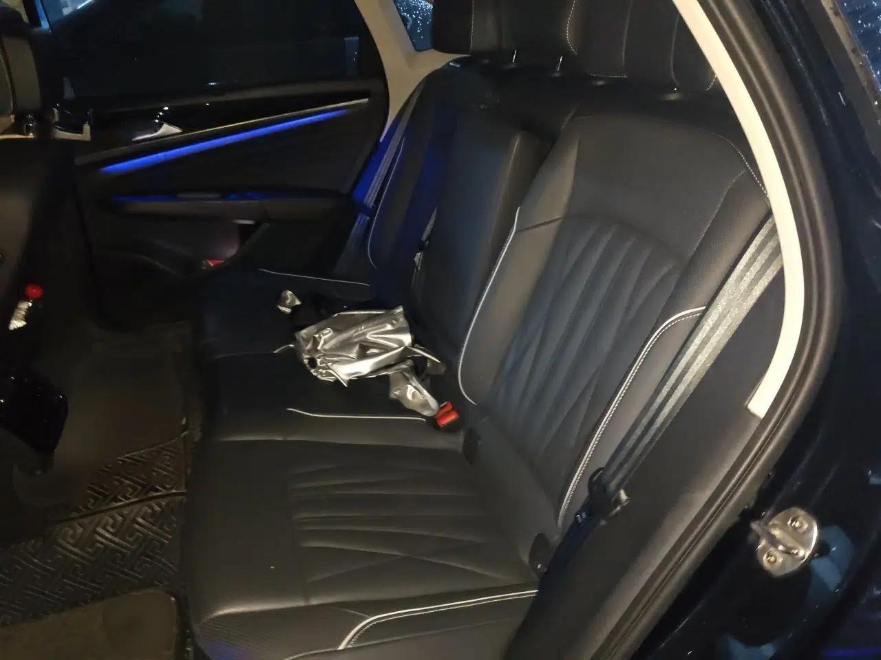 Volkswagen Passat 2022 330TSI Luxury Edition — миниатюра 17
