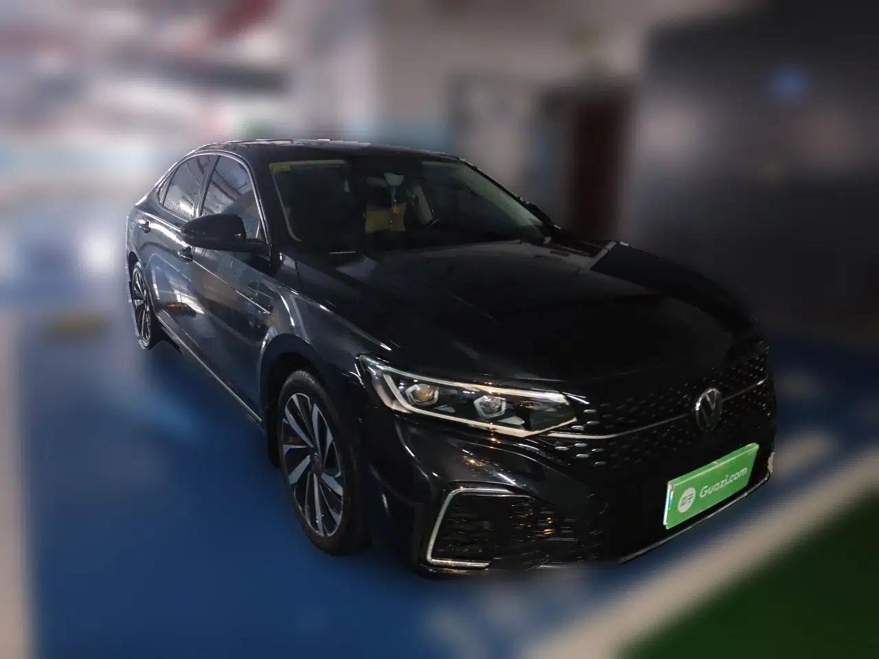 Volkswagen Passat 2022 330TSI Luxury Edition — миниатюра 3