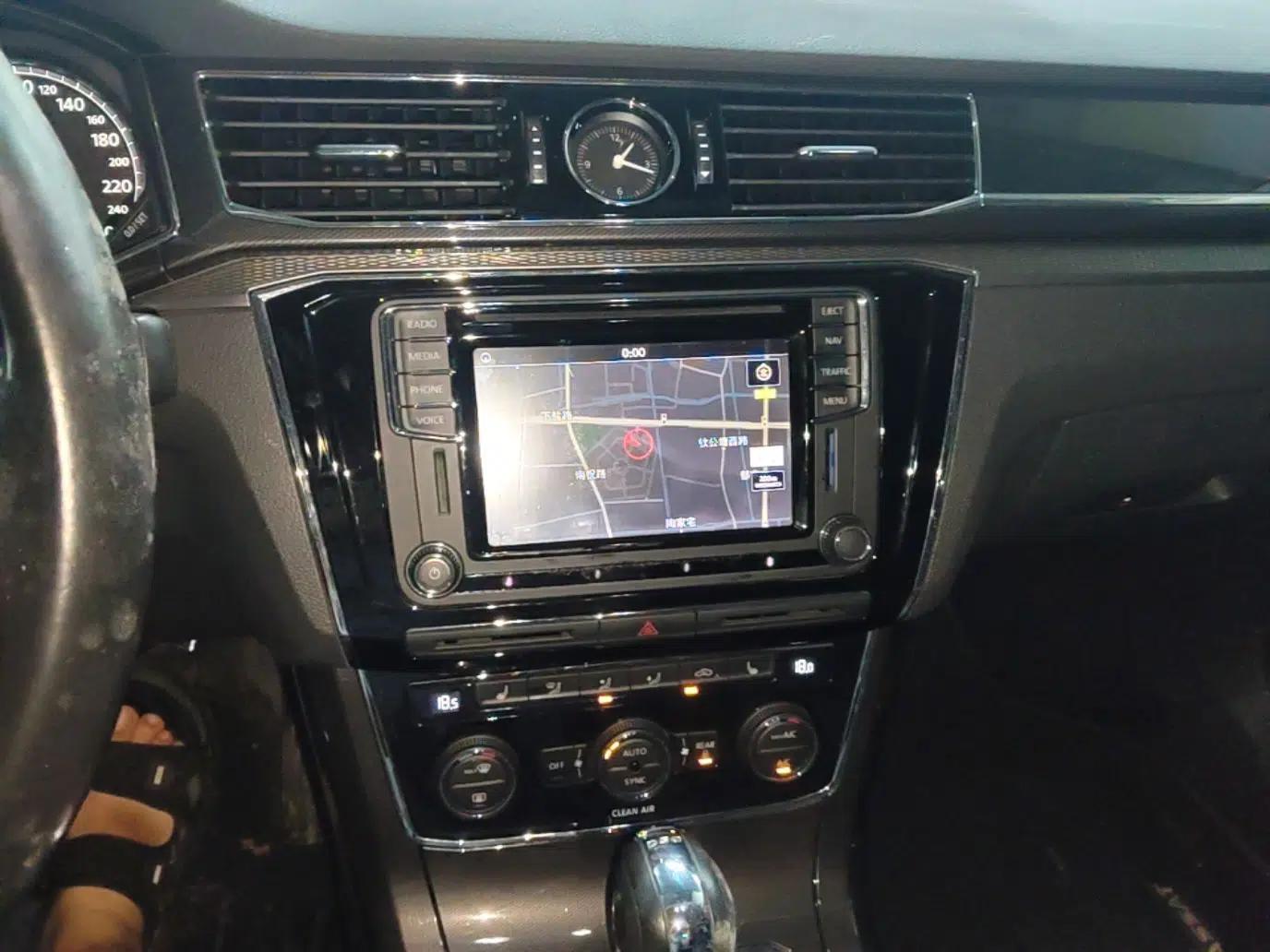 Volkswagen Passat 2016 330TSI DSG Prestige Edition — миниатюра 15