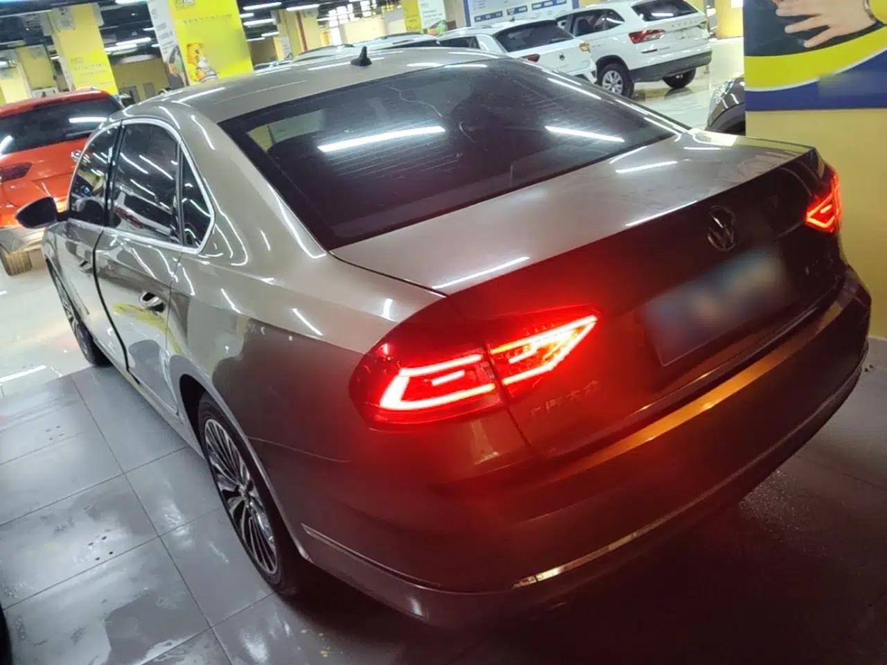 Volkswagen Passat 2016 330TSI DSG Prestige Edition — миниатюра 4