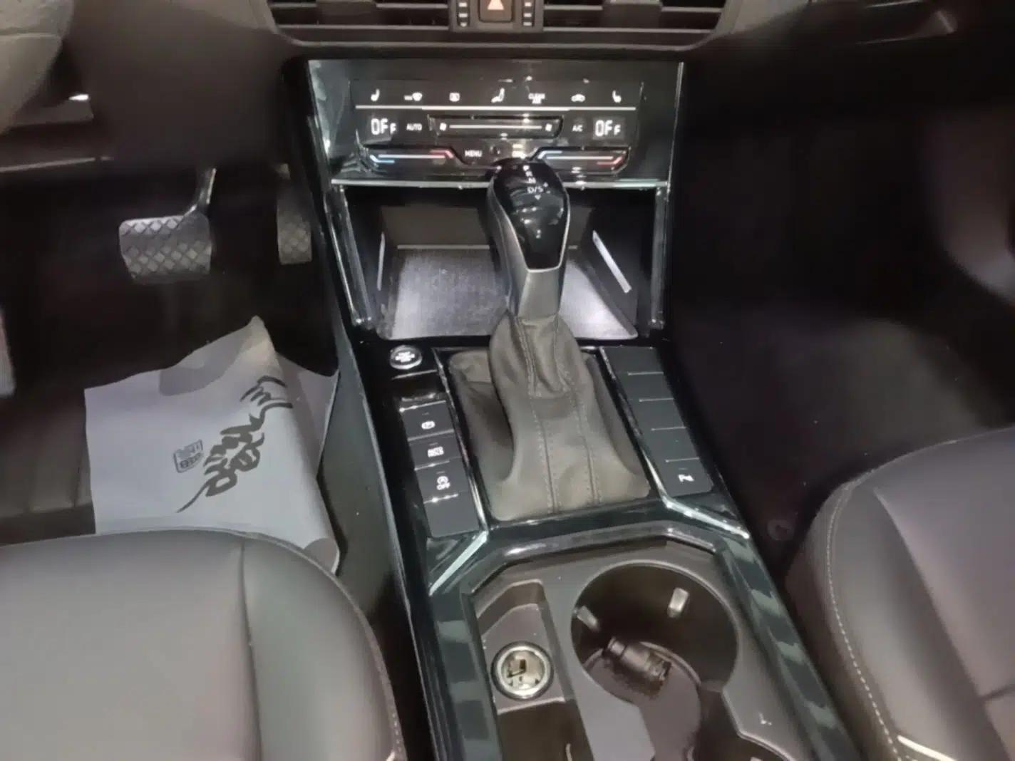 Volkswagen Passat 2023 Revised 330TSI Starry Elite Edition — миниатюра 16