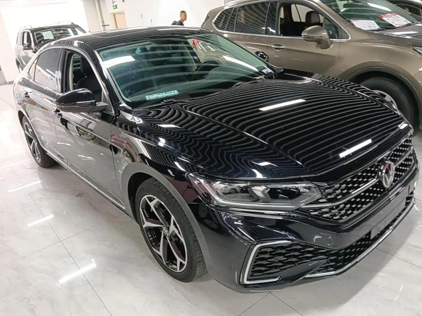 Volkswagen Passat 2023 Revised 330TSI Starry Elite Edition — миниатюра 3