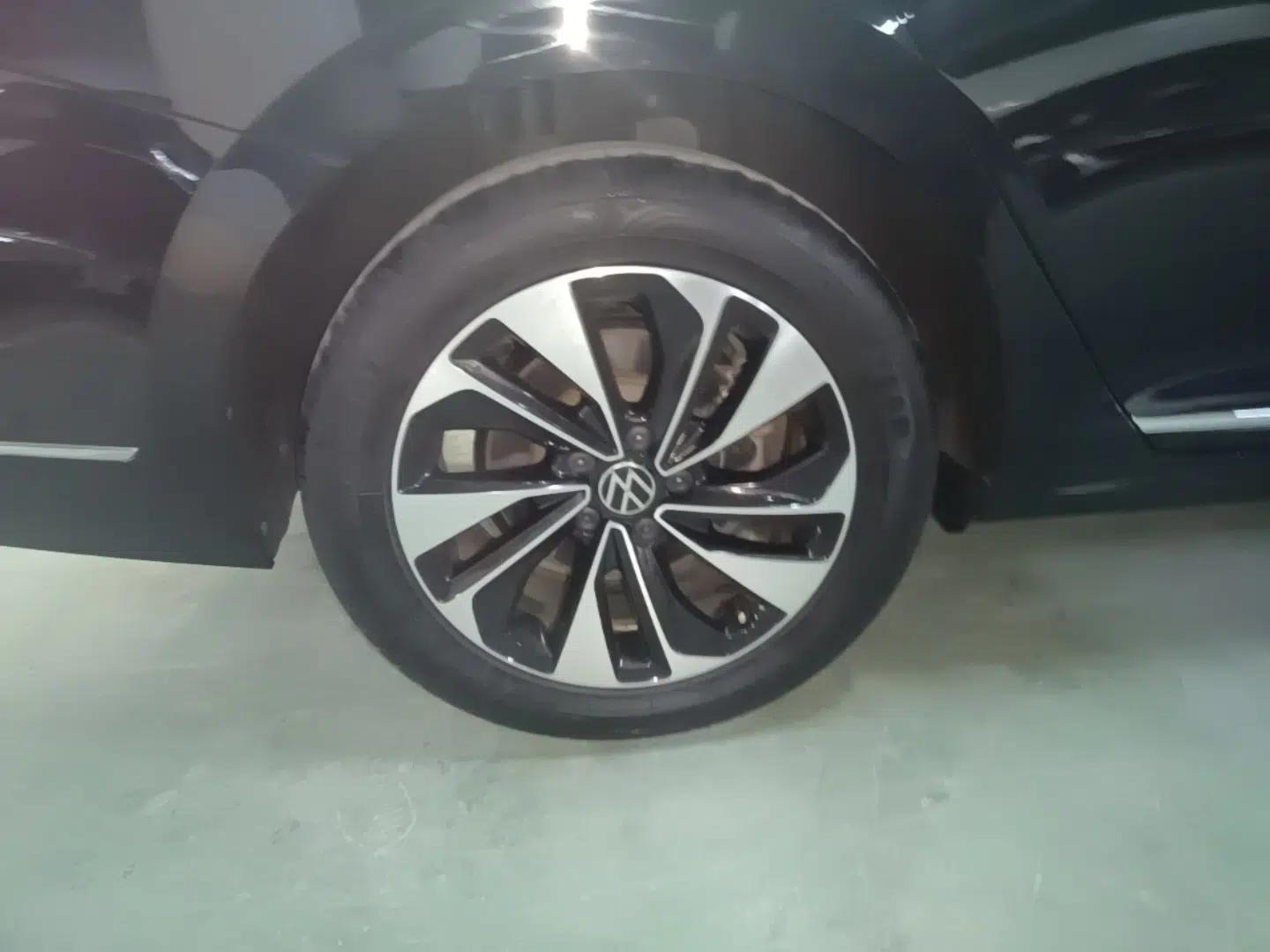 Volkswagen Passat 2023 330TSI Starry Elite Edition — миниатюра 11