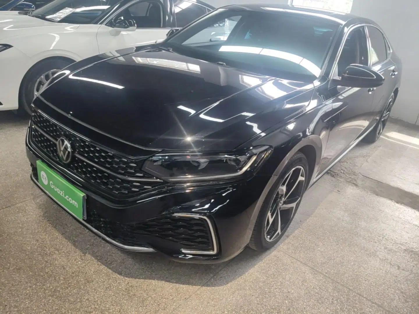 Volkswagen Passat 2023 Revised 330TSI Starry Elite Edition — миниатюра 1