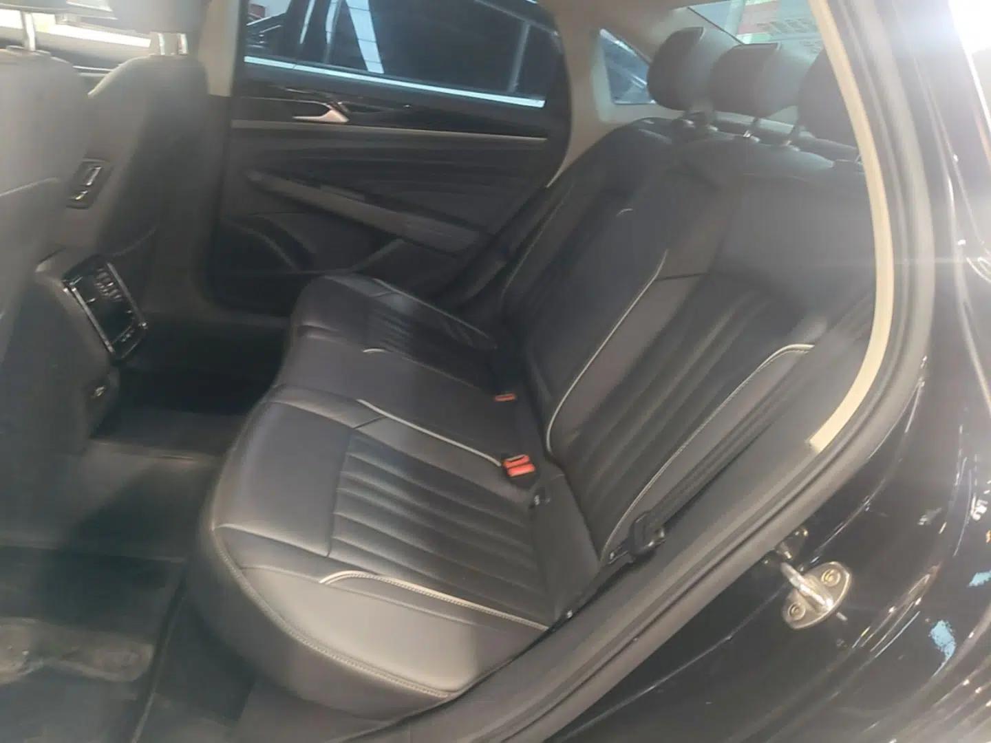 Volkswagen Passat 2023 Revised 330TSI Starry Elite Edition — миниатюра 20