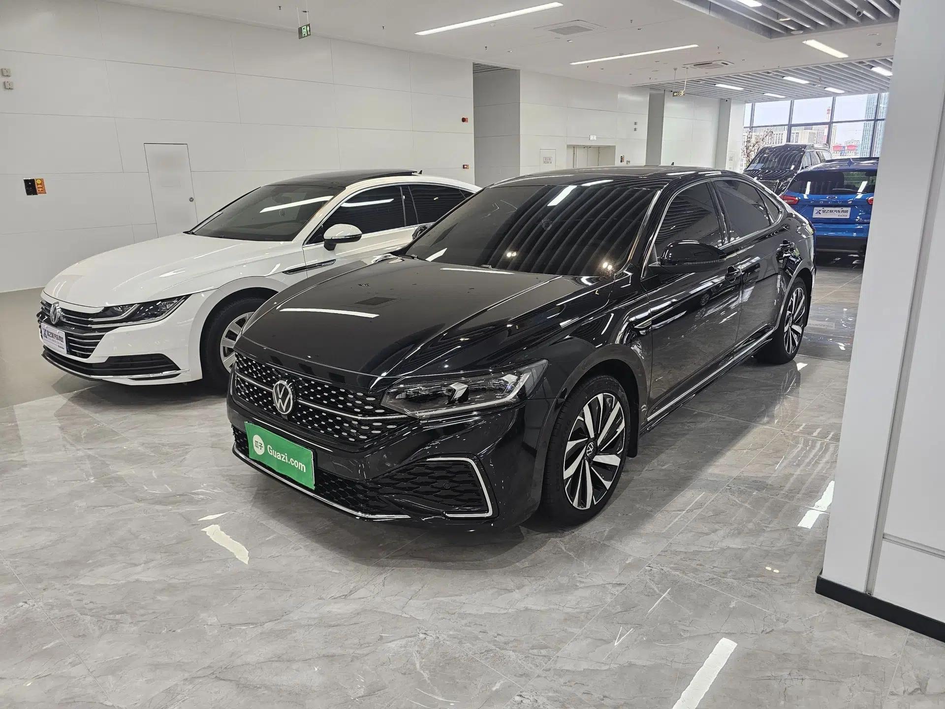 Volkswagen Passat 2022 330TSI Starry Elite Edition Custom Version — миниатюра 1