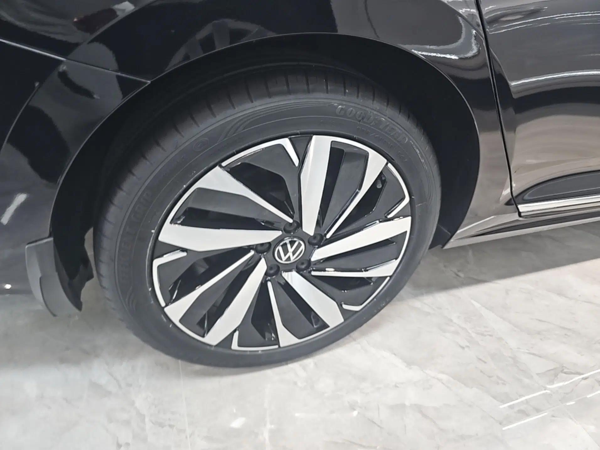 Volkswagen Passat 2022 330TSI Starry Elite Edition Custom Version — миниатюра 16