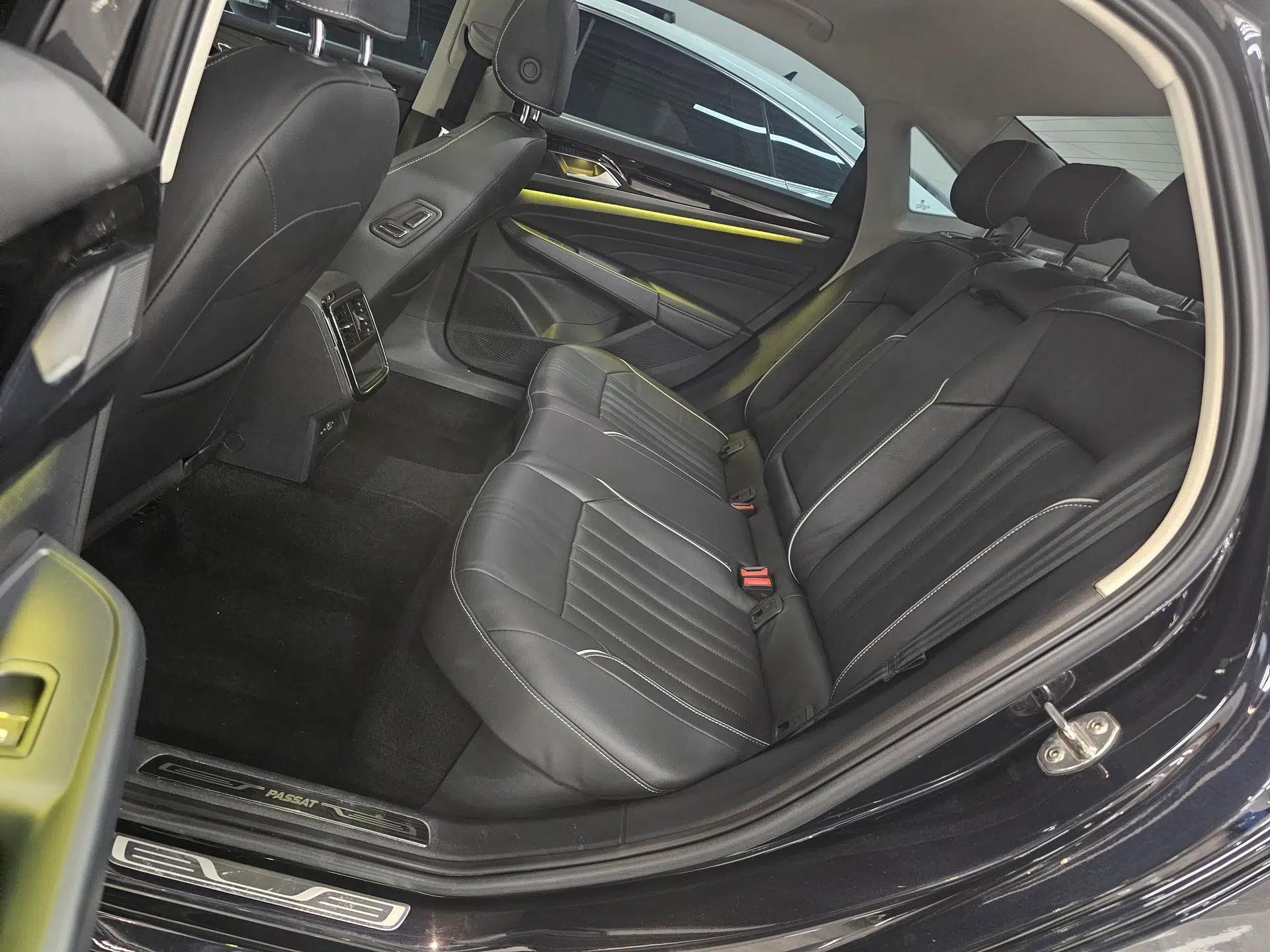 Volkswagen Passat 2022 330TSI Starry Elite Edition Custom Version — миниатюра 25