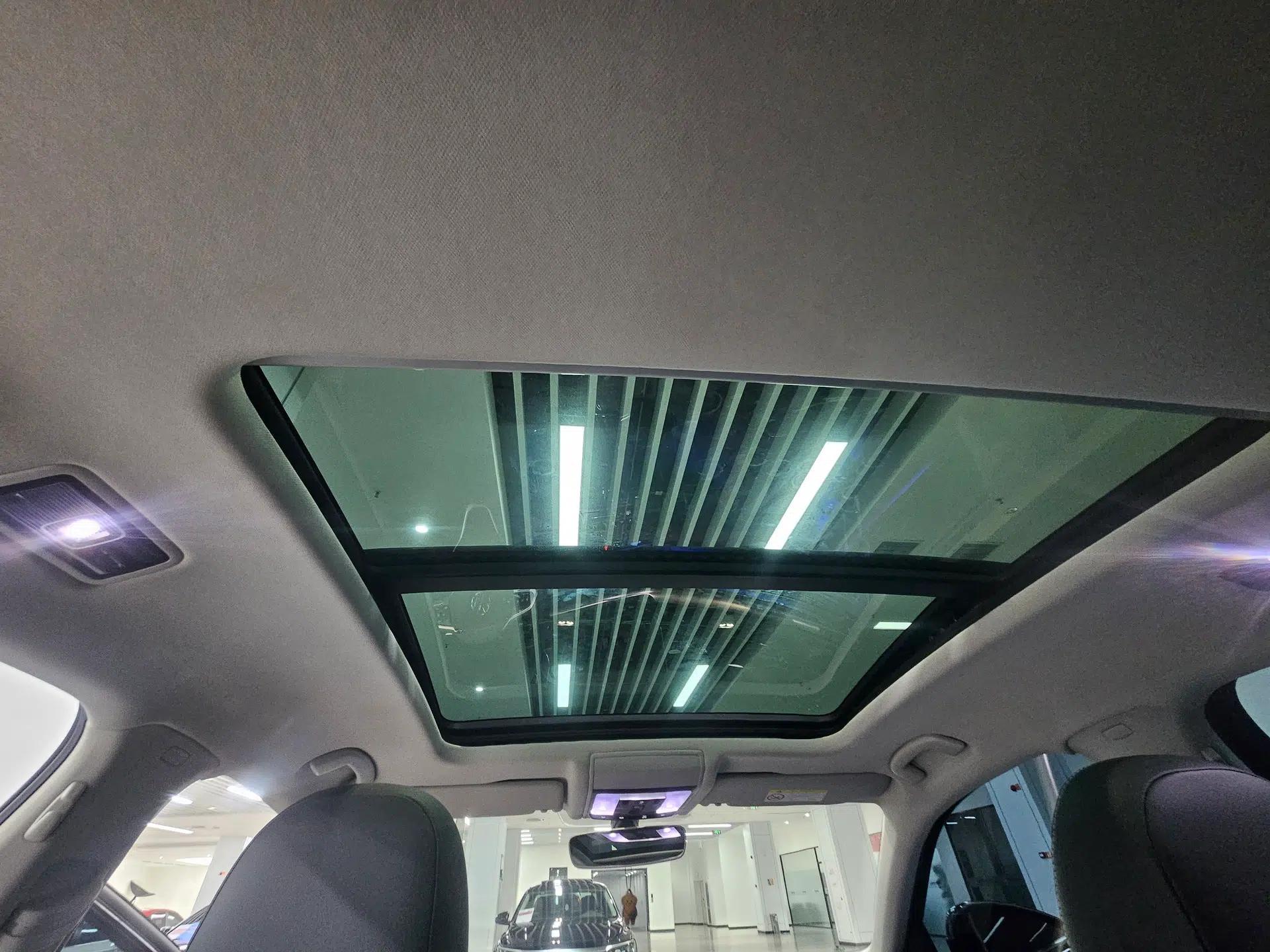 Volkswagen Passat 2022 330TSI Starry Elite Edition Custom Version — миниатюра 26
