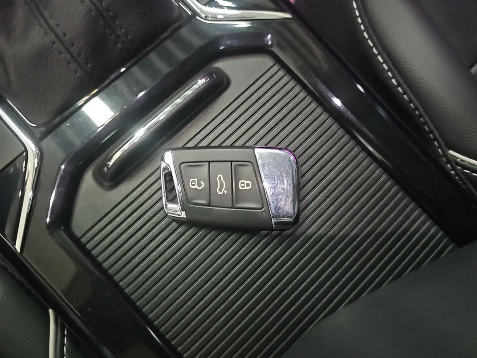 Volkswagen Passat 2022 330TSI Starry Elite Edition Custom Version — миниатюра 28
