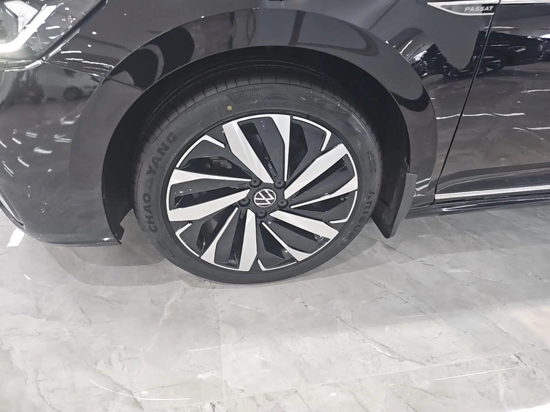 Volkswagen Passat 2022 330TSI Starry Elite Edition Custom Version — миниатюра 10
