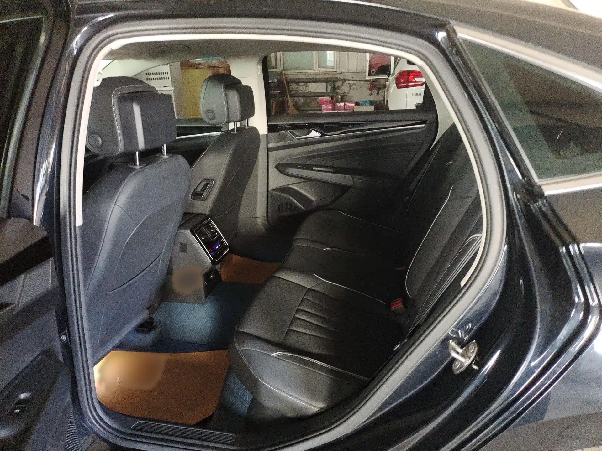 Volkswagen Passat 2024 330TSI Starry Elite Edition — миниатюра 13