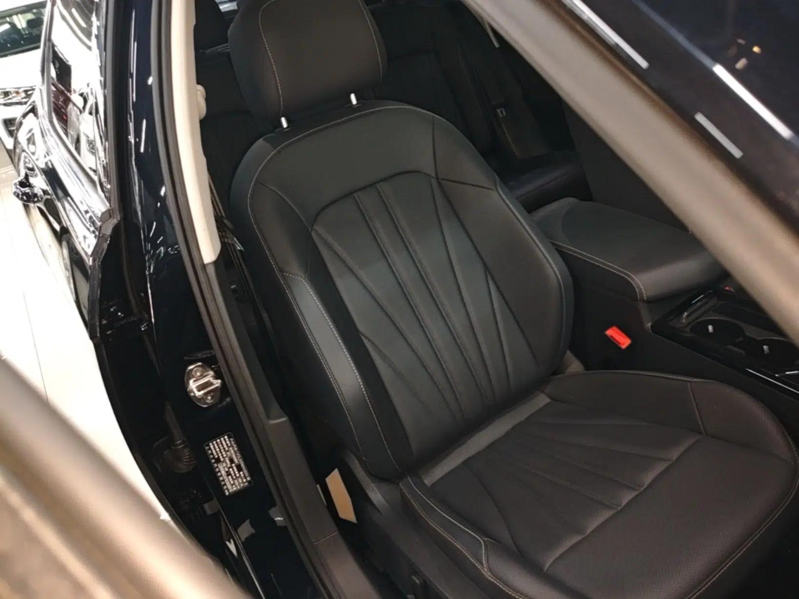 Volkswagen Passat 2025 Outstanding Model 380TSI Starry Dragon Edition — миниатюра 19