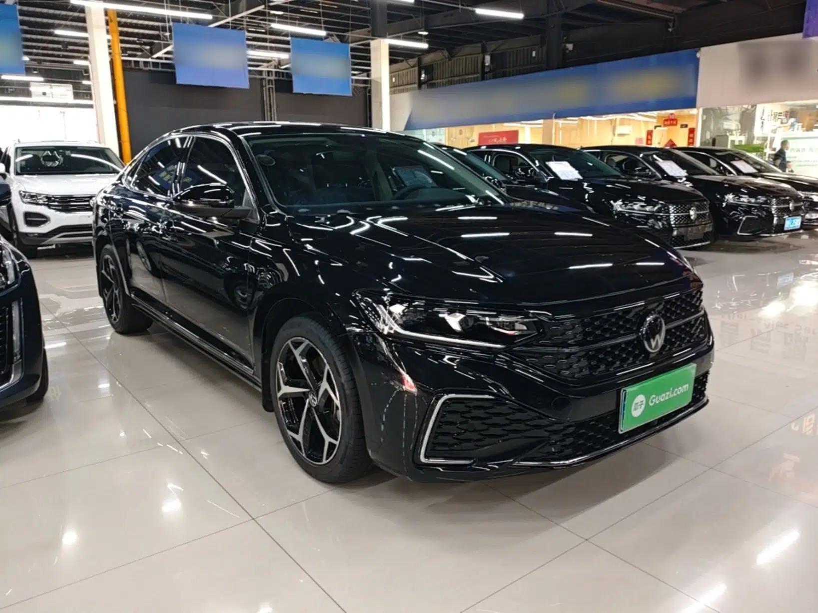 Volkswagen Passat 2025 Outstanding Model 380TSI Starry Dragon Edition — миниатюра 3