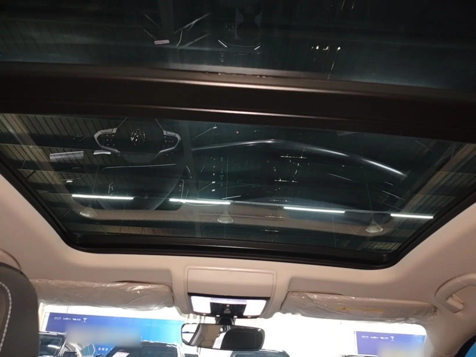 Volkswagen Passat 2025 Outstanding Model 380TSI Starry Dragon Edition — миниатюра 21
