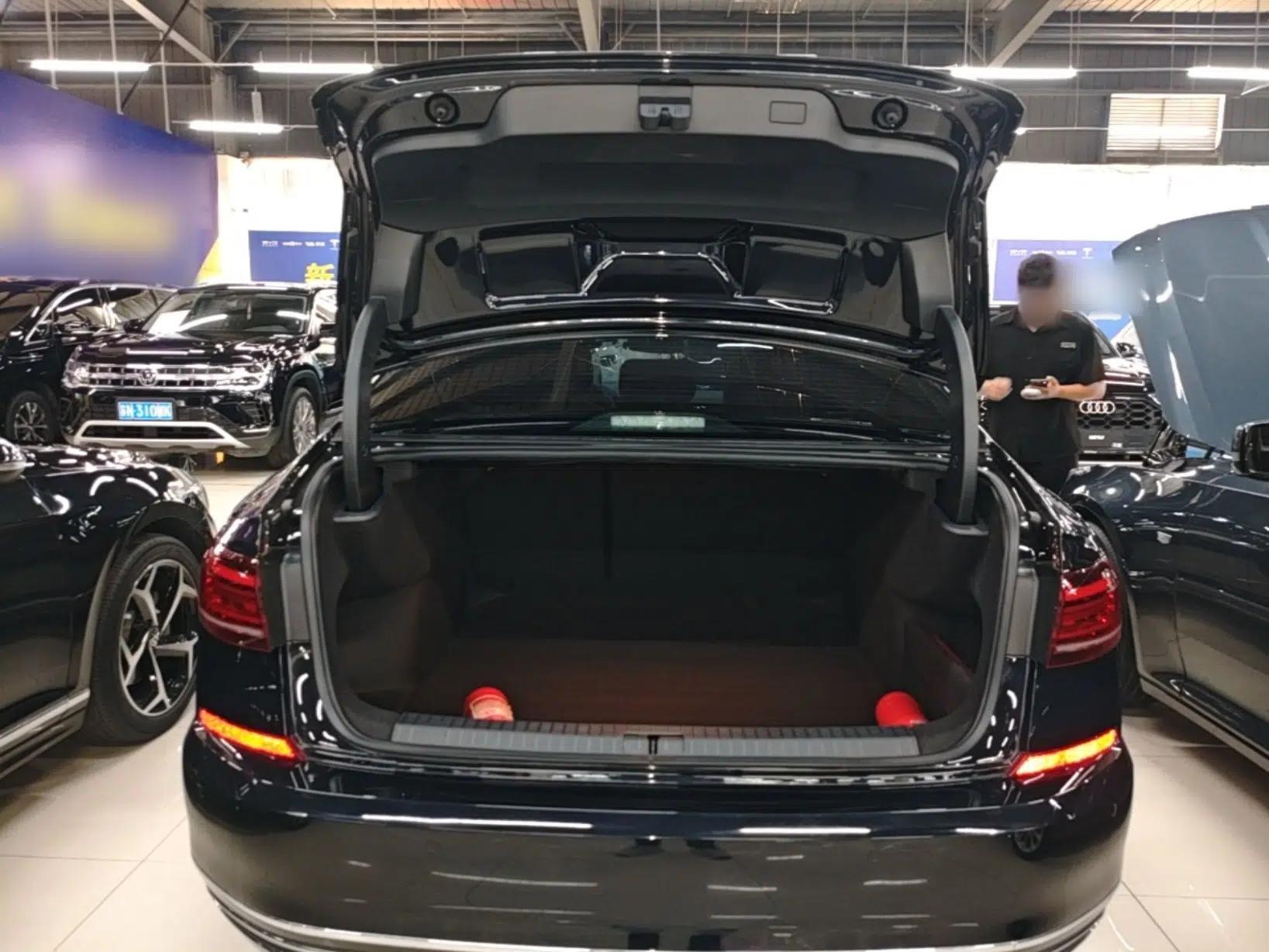 Volkswagen Passat 2025 Outstanding Model 380TSI Starry Dragon Edition — миниатюра 22