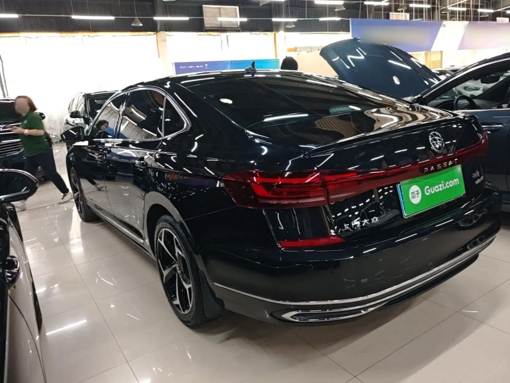 Volkswagen Passat 2025 Outstanding Model 380TSI Starry Dragon Edition — миниатюра 4