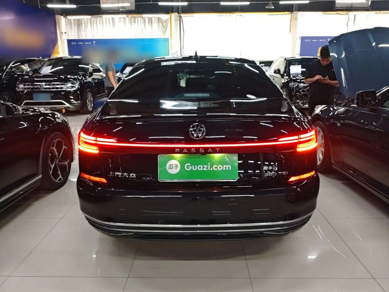 Volkswagen Passat 2025 Outstanding Model 380TSI Starry Dragon Edition — миниатюра 5
