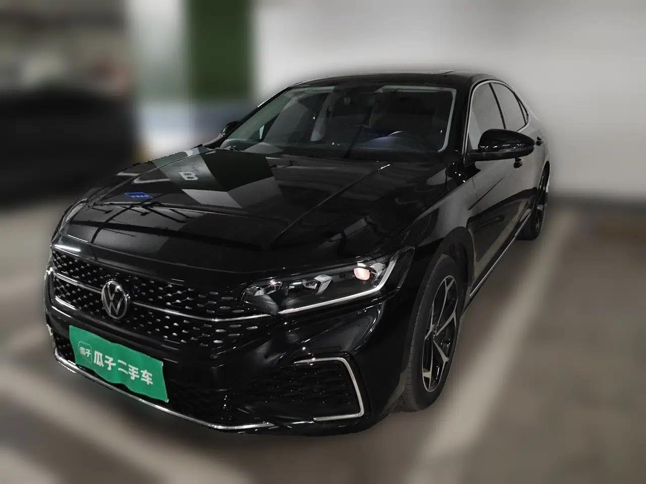 Volkswagen Passat 2025 Outstanding Model 330TSI Starry Elite Edition — миниатюра 1