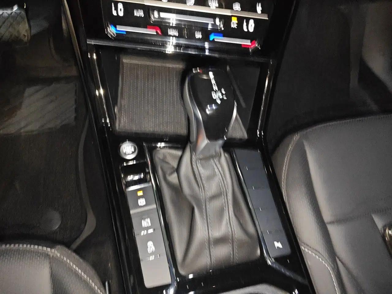 Volkswagen Passat 2025 Outstanding Model 330TSI Starry Elite Edition — миниатюра 14