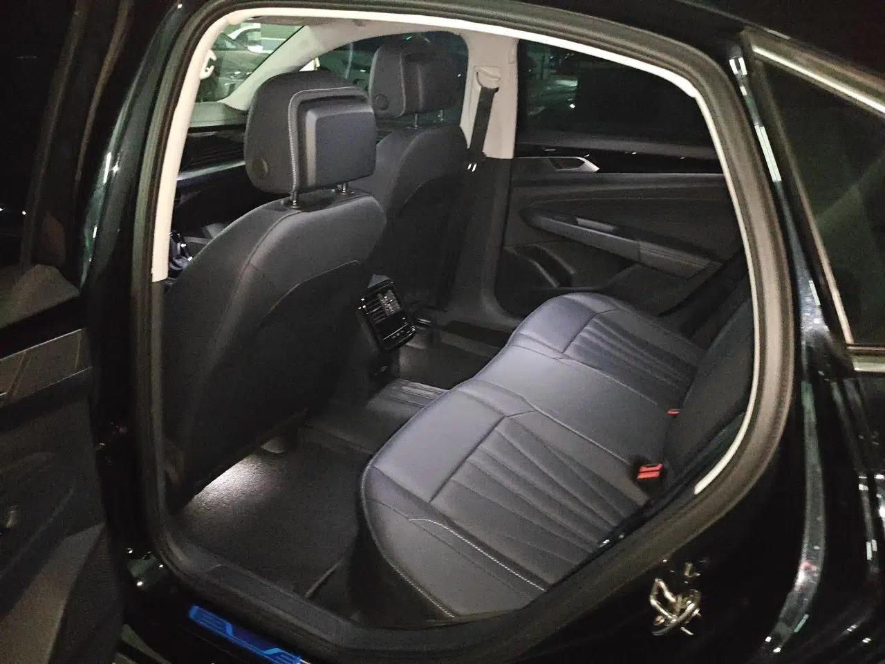 Volkswagen Passat 2025 Outstanding Model 330TSI Starry Elite Edition — миниатюра 17