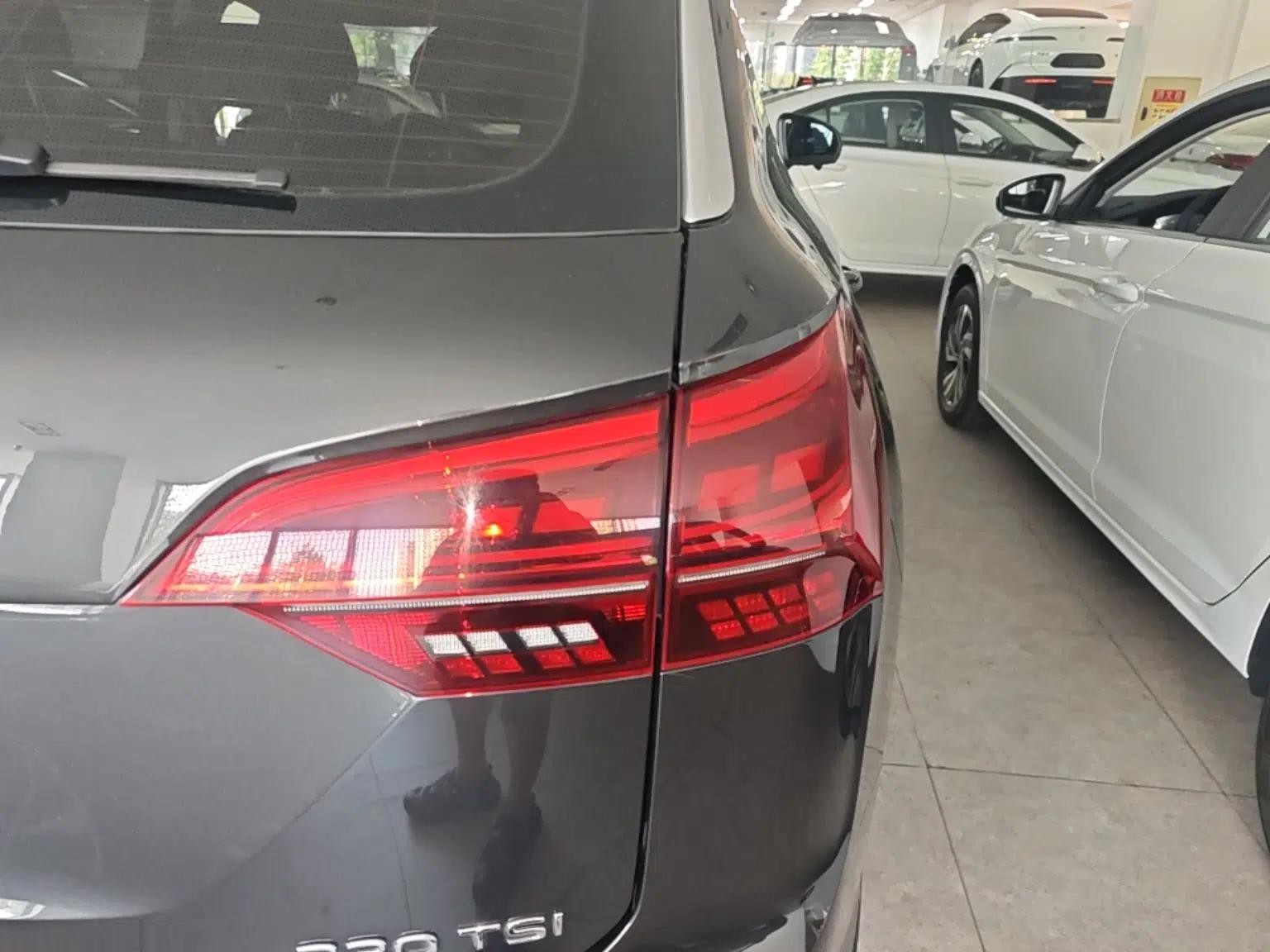 Volkswagen Tayron 2022 330TSI Two-Wheel Drive Luxury Smart Connectivity Version — миниатюра 9