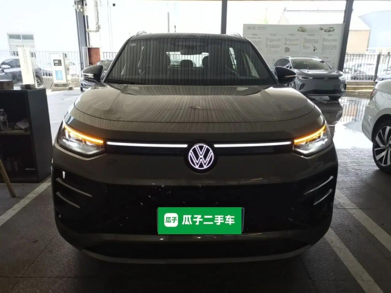 Volkswagen Tayron 2025 Tiguan L 380TSI 4Motion Luxury Easy Package — миниатюра 2