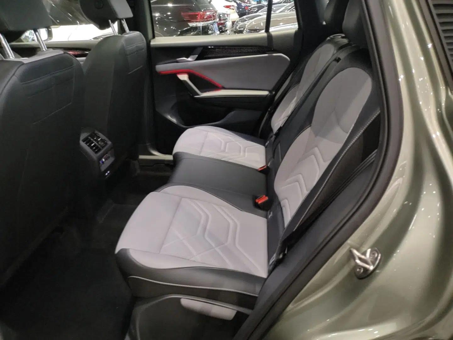 Volkswagen Tayron 2025 Tiguan L 380TSI 4Motion Luxury Easy Package — миниатюра 20
