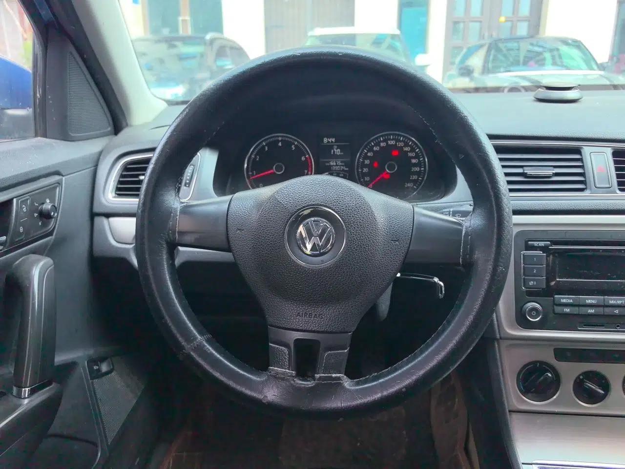 Volkswagen Lavida 2013 1.4TSI Manual Comfort Edition — миниатюра 10