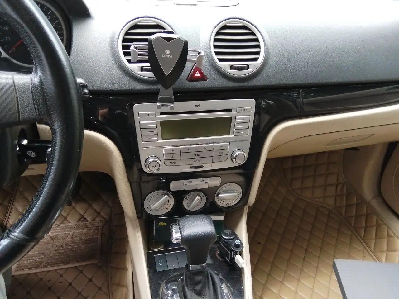 Volkswagen Lavida 2008 2.0L Automatic Premium Edition — миниатюра 13