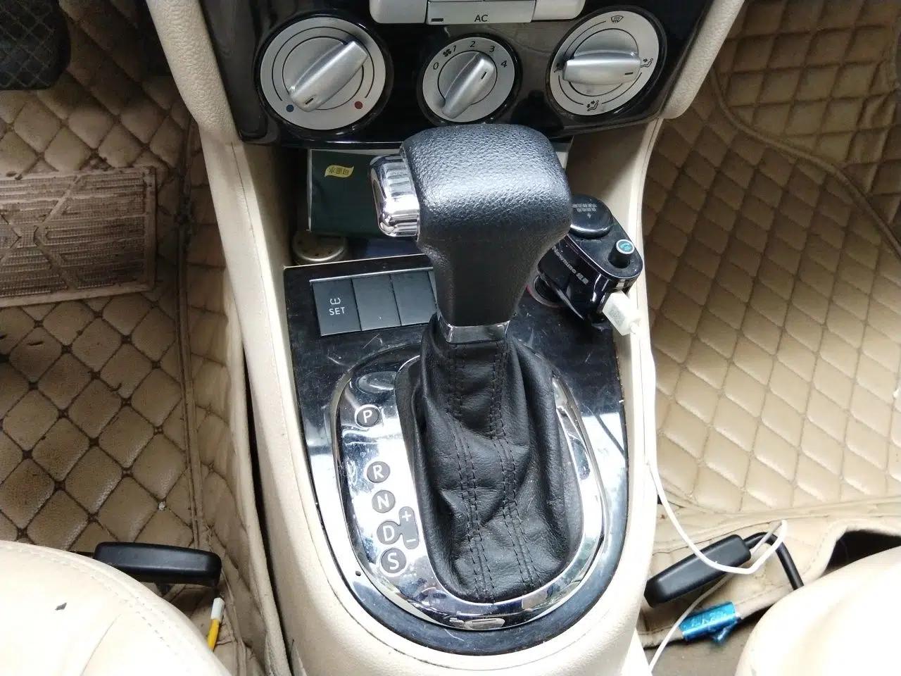 Volkswagen Lavida 2008 2.0L Automatic Premium Edition — миниатюра 14