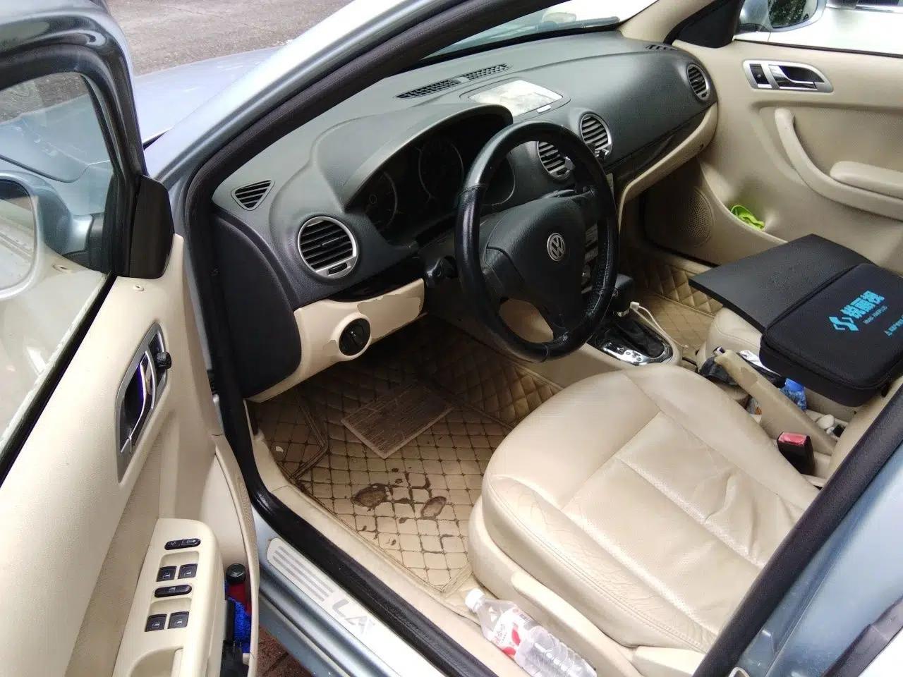 Volkswagen Lavida 2008 2.0L Automatic Premium Edition — миниатюра 16