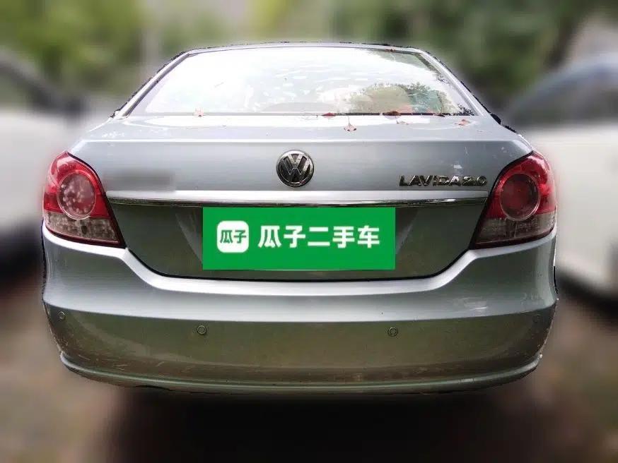 Volkswagen Lavida 2008 2.0L Automatic Premium Edition — миниатюра 5