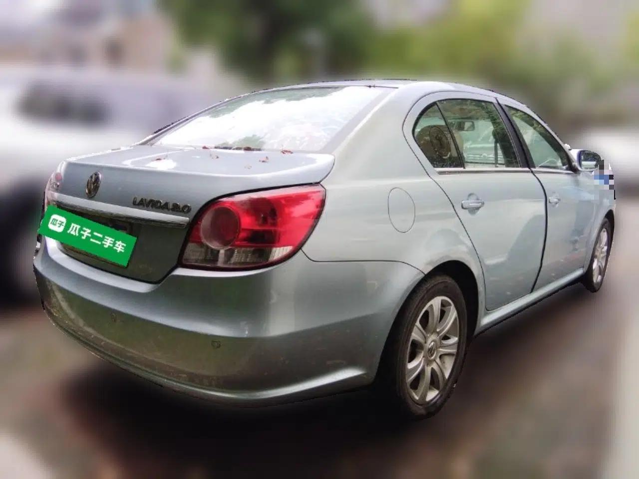 Volkswagen Lavida 2008 2.0L Automatic Premium Edition — миниатюра 6