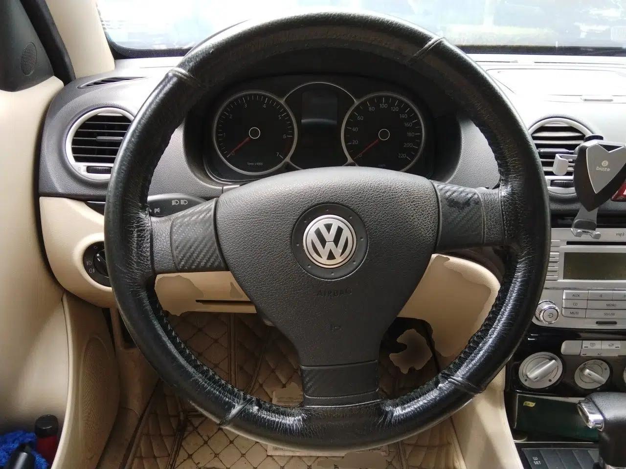 Volkswagen Lavida 2008 2.0L Automatic Premium Edition — миниатюра 10