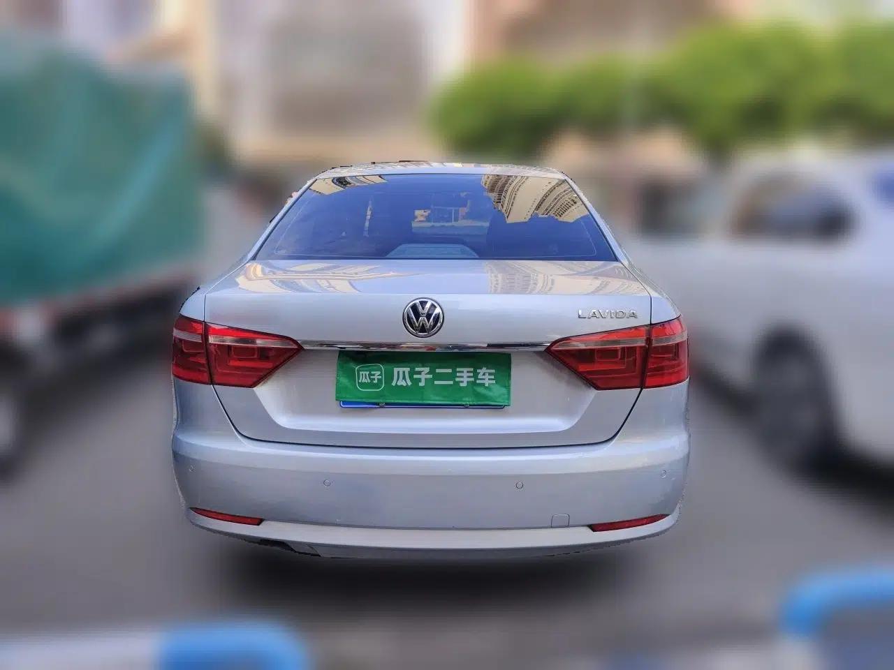 Volkswagen Lavida 2013 Restyled Classic 1.6L Manual Comfort Edition — миниатюра 5