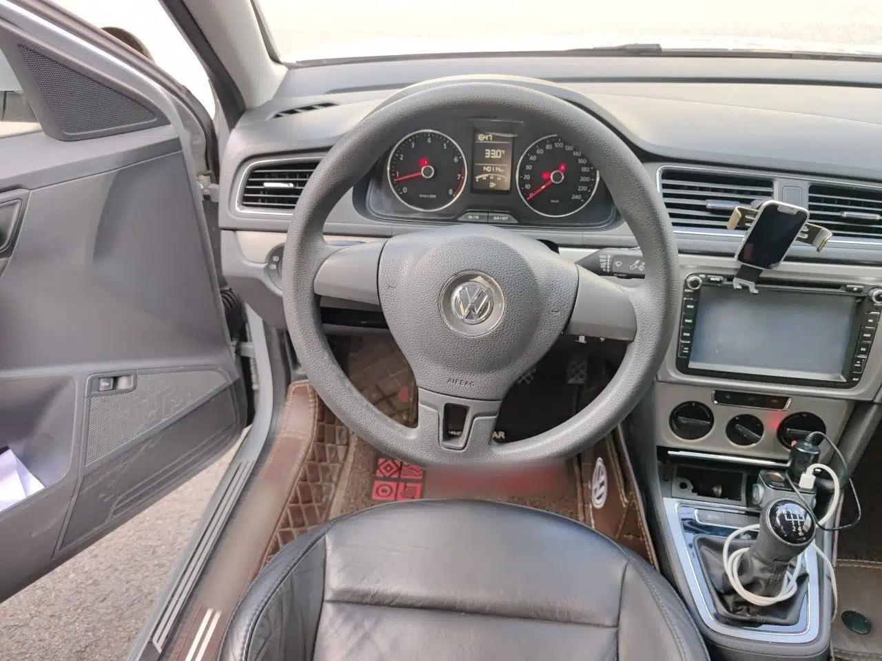 Volkswagen Lavida 2013 Restyled Classic 1.6L Manual Comfort Edition — миниатюра 10