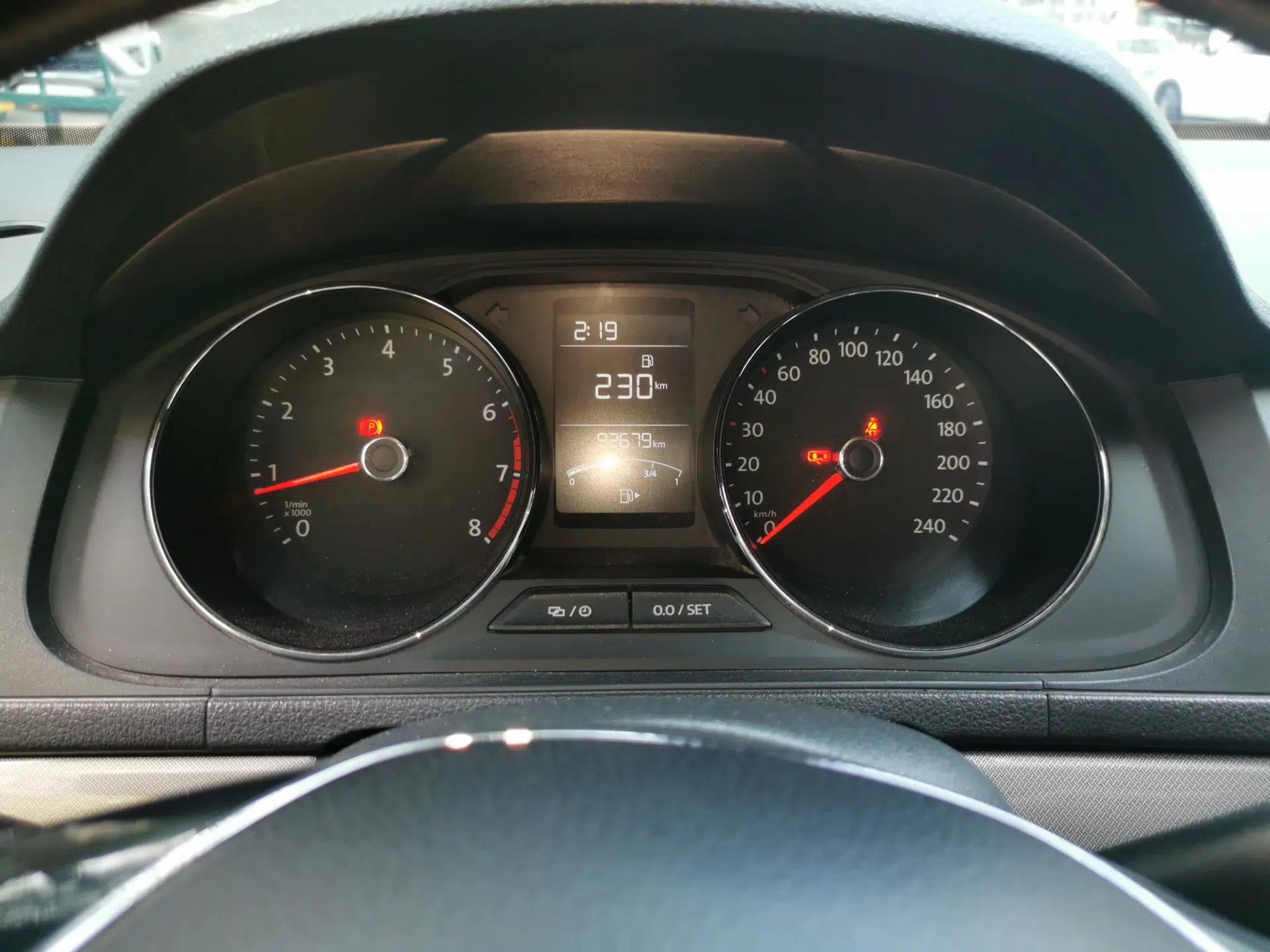 Volkswagen Lavida 2017 1.6L Manual Comfort Edition — миниатюра 11