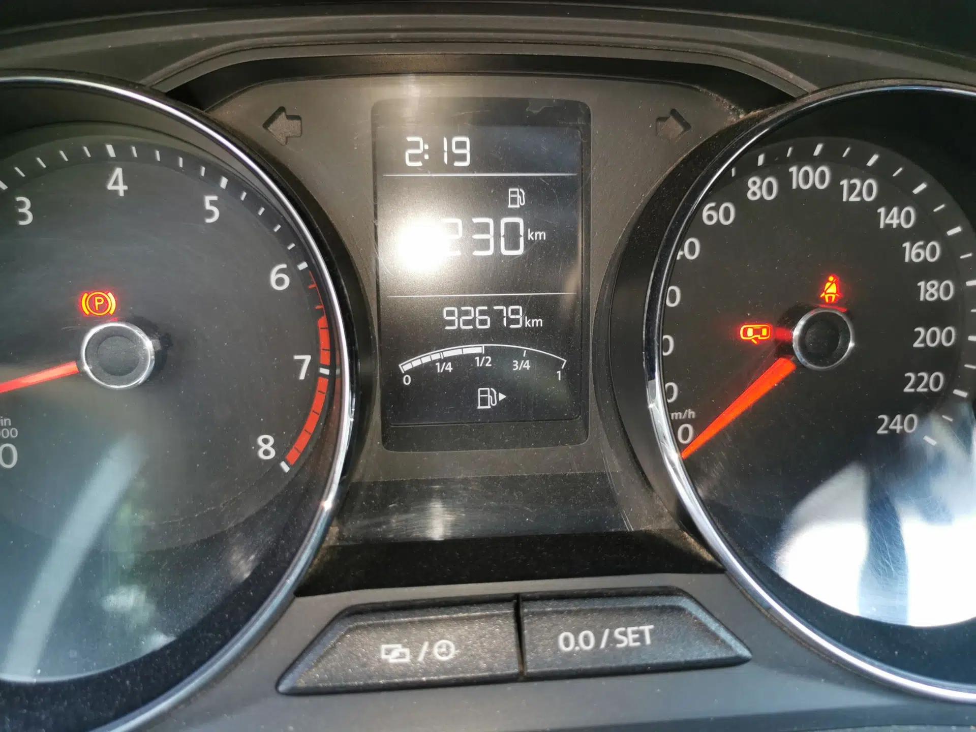 Volkswagen Lavida 2017 1.6L Manual Comfort Edition — миниатюра 12