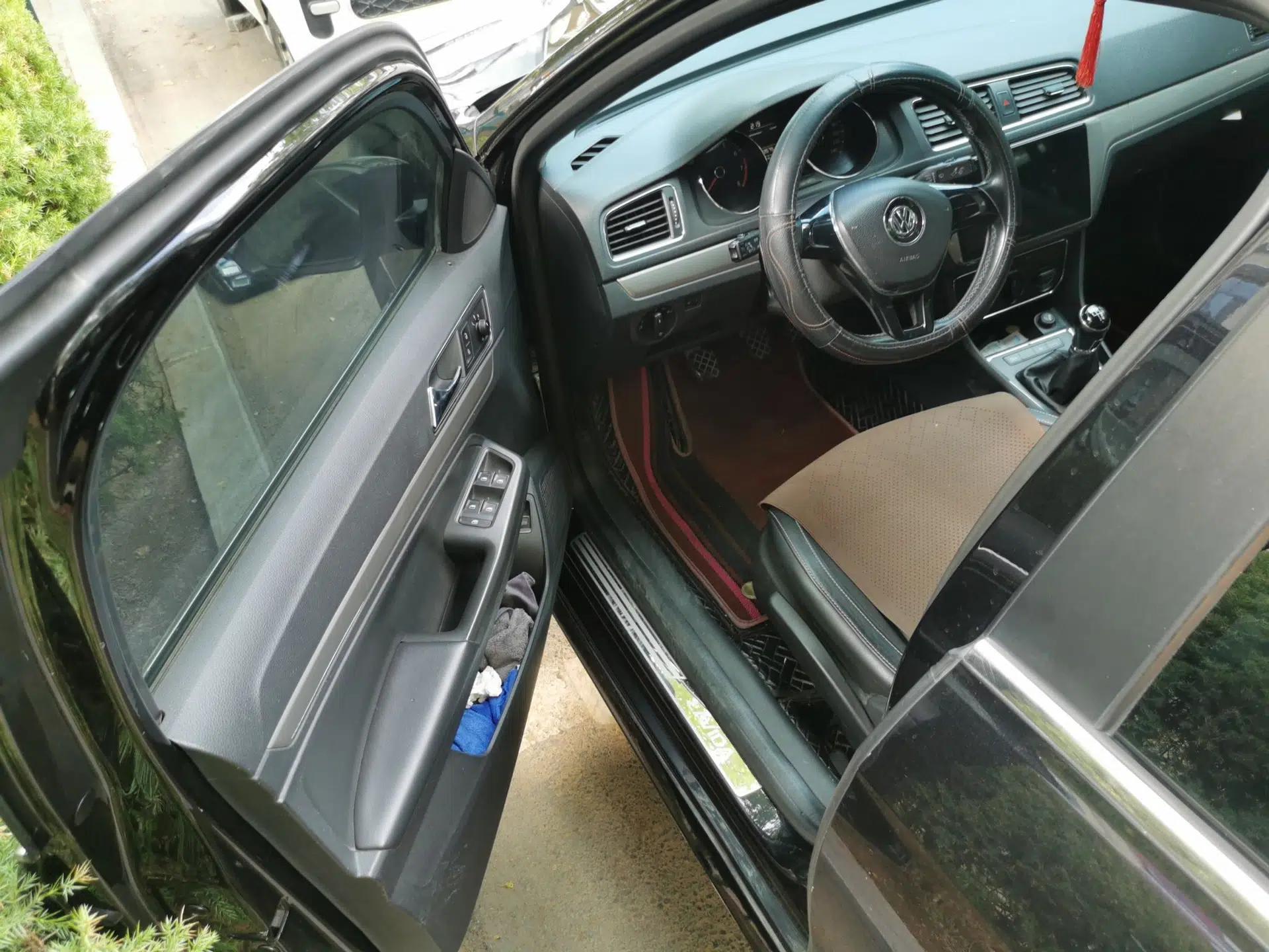 Volkswagen Lavida 2017 1.6L Manual Comfort Edition — миниатюра 16